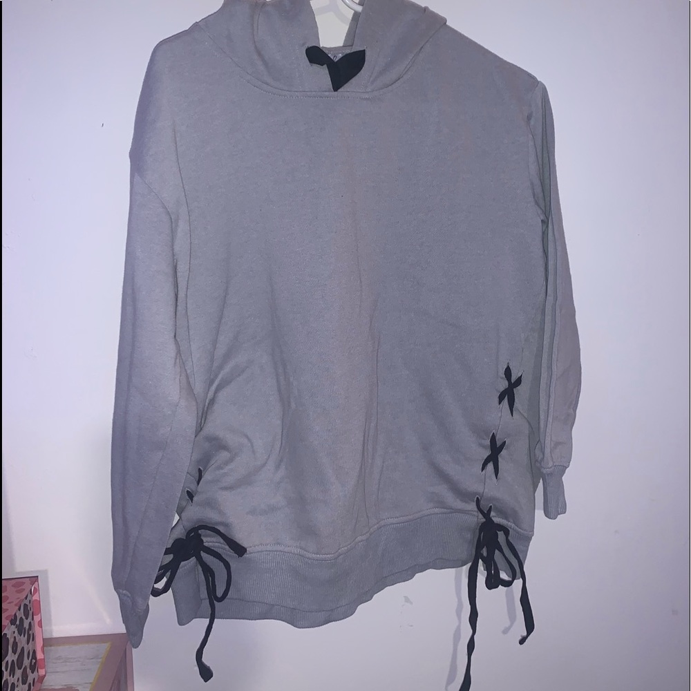 grey hoodie